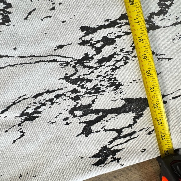 H&M Black and White Crewneck Sweater with Abstract Pattern - Picture 10 of 10